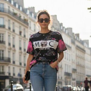 SAM MC LONDON Short Sleeves T Shirt with Painted Dragon and Lotus Floral